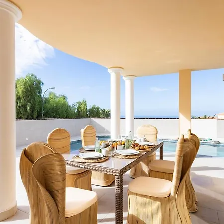 Cush Costa Adeje (Tenerife)