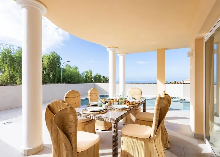 Cush Costa Adeje (Tenerife)